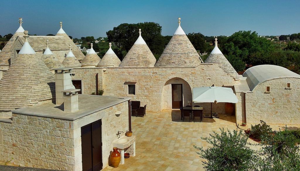 Trulli Isago Bed & Breakfast Locorotondo Exterior photo