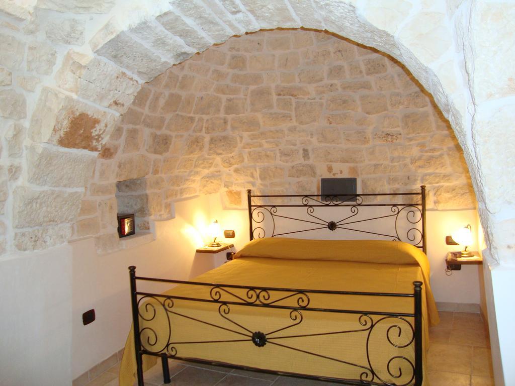 Trulli Isago Bed & Breakfast Locorotondo Exterior photo