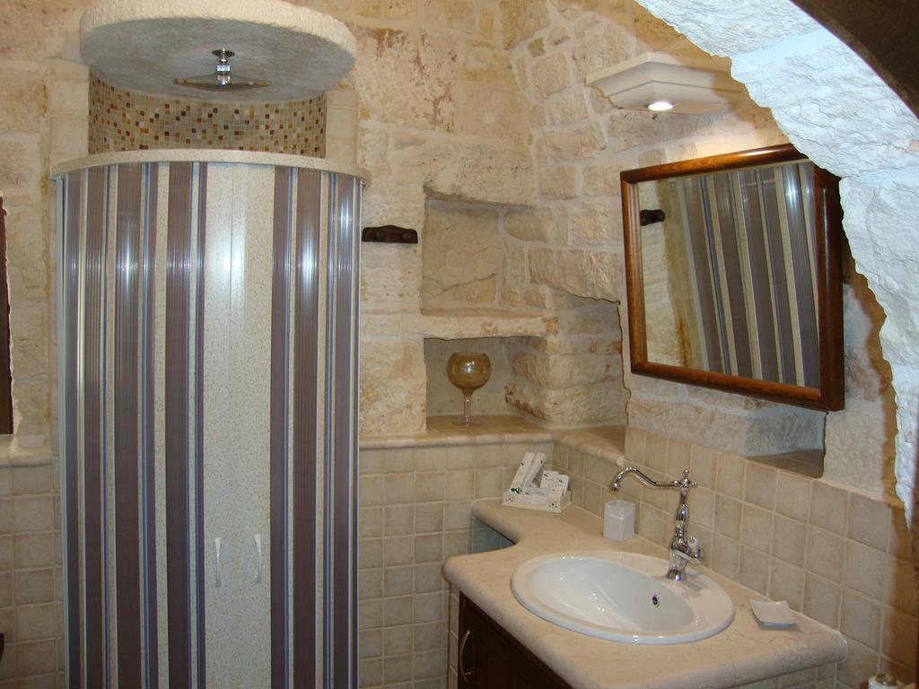 Trulli Isago Bed & Breakfast Locorotondo Exterior photo