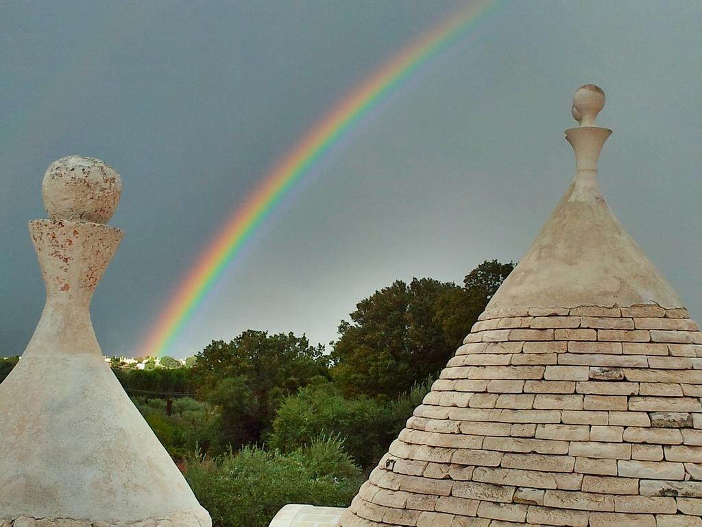 Trulli Isago Bed & Breakfast Locorotondo Exterior photo