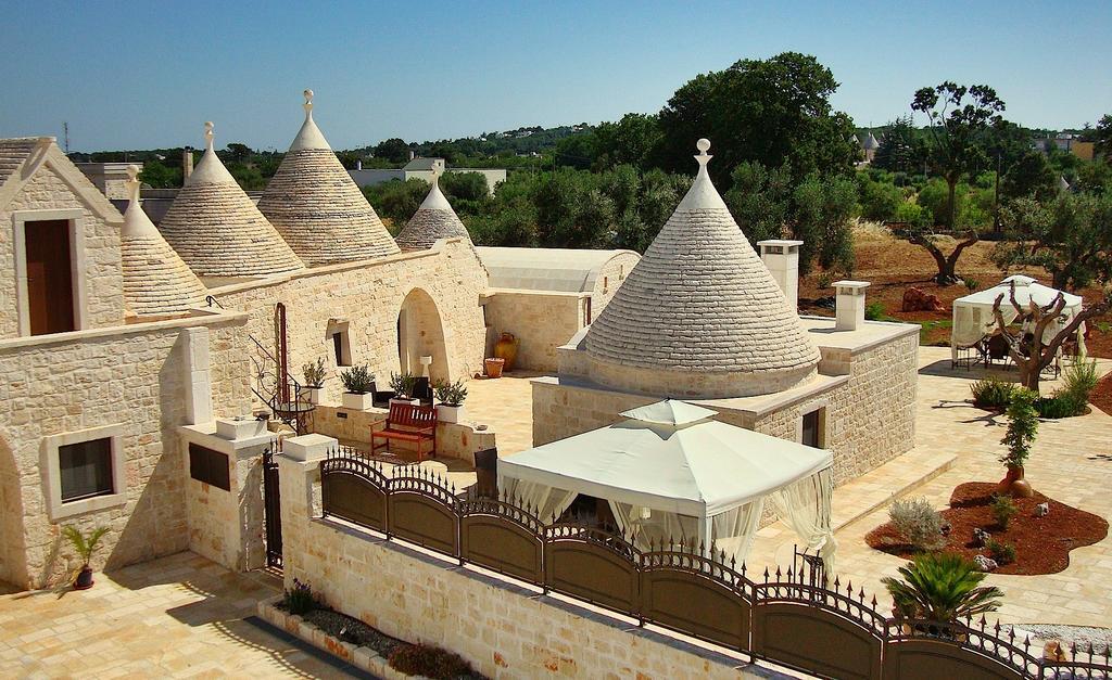 Trulli Isago Bed & Breakfast Locorotondo Exterior photo